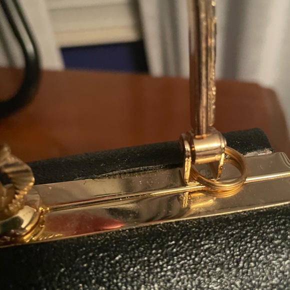 Vintage Black Clamshell Handbag with Gold Hardware - Picture 11 of 12